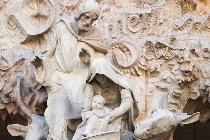 Sagrada Familia Private Tour with Expert Guide - What to watch for on a timed private visit