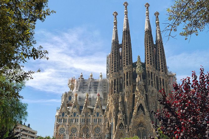 Sagrada Familia Skip the Line Tour Optional Small Group - Walking The Route, From Nacimiento Facade To The Pasión Side