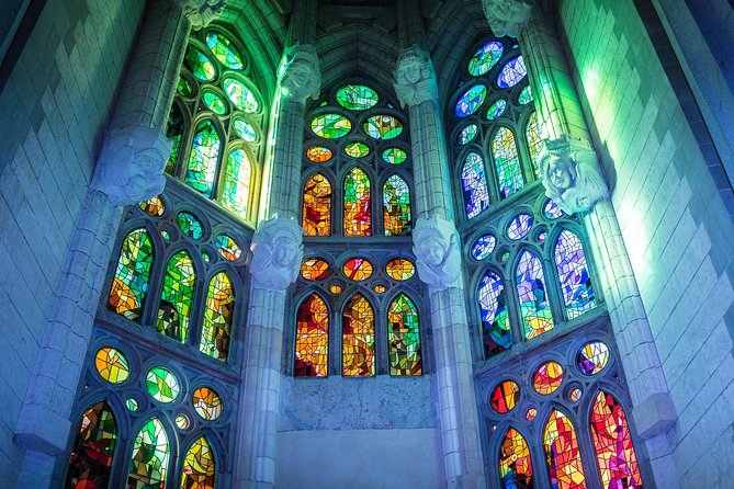 Sagrada Familia Skip the Line Tour Optional Small Group - Crowd Reality And Small-Group Comfort