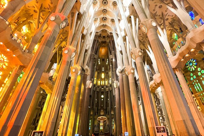 Sagrada Familia Small Group Guided Tour with Skip the Line Ticket - The Guided Stop: What You’ll See Inside and Why It’s Structured