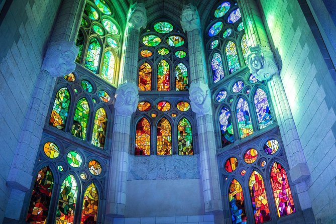 Sagrada Familia Small Group Tour with Skip the Line Ticket - What you get in 90 minutes inside Sagrada Familia