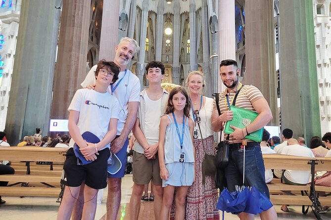 Sagrada Familia: The Golden Hour with Skip the line Tickets - Photo Time and Golden Light: How to Get the Shots Without the Stress