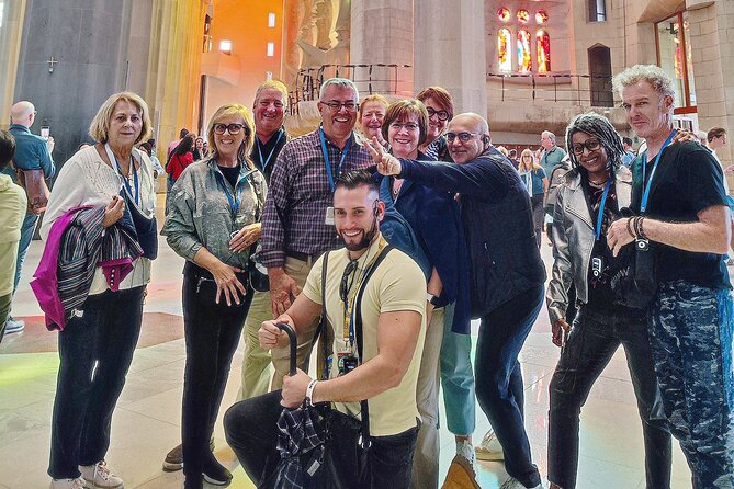 Sagrada Familia: The Golden Hour with Skip the line Tickets - Practicalities in Barcelona: Meeting Point, Timing, and Getting There