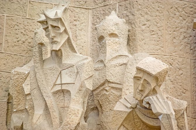 Sagrada Familia Tour with Express Entry and Local Guide - Understanding Gaudí’s unfinished dream, and why the design evolved