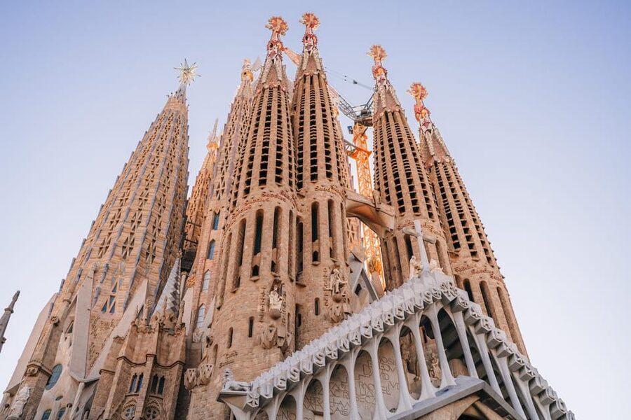 Sagrada Familia with Official Guide & Fast-Track Entry - Skip-the-line entry: what you gain in a 2 to 3 hour window