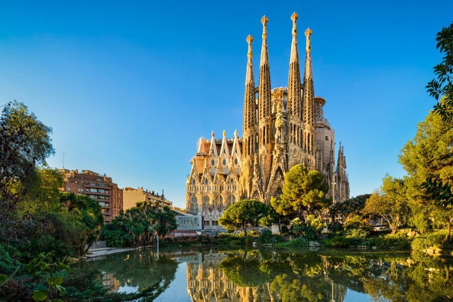 Semi-Private Barcelona Gothic, Parc Guell & Sagrada Familia - A Half-Day Tour That Puts the Right Stops in Order