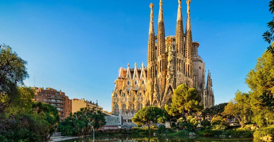 Semi-Private Barcelona Gothic, Parc Guell & Sagrada Familia - Price and Total Cost, What You Really Get for $206