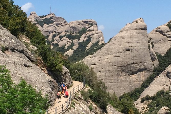 Semi-Private Montserrat Monastery, Funicular & Scenic Nature Walk - Getting there from Pg. de Gràcia, 29 without stress