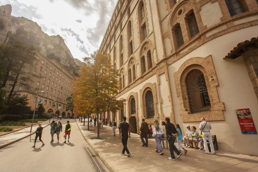 Tot Montserrat: Transport, Museum Tickets, and Lunch - Comfort and who this ticket suits