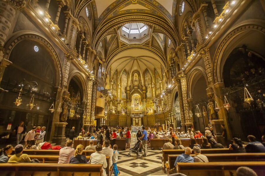 Tot Montserrat: Transport, Museum Tickets, and Lunch - Timing tips for crowds, lines, and the best views