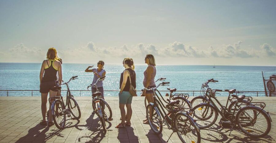 Unusual Barcelona Bike Tour in French - Key highlights before you pedal