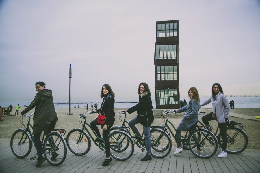 Unusual Barcelona Bike Tour in French - Bikes, comfort, and the one drawback to note