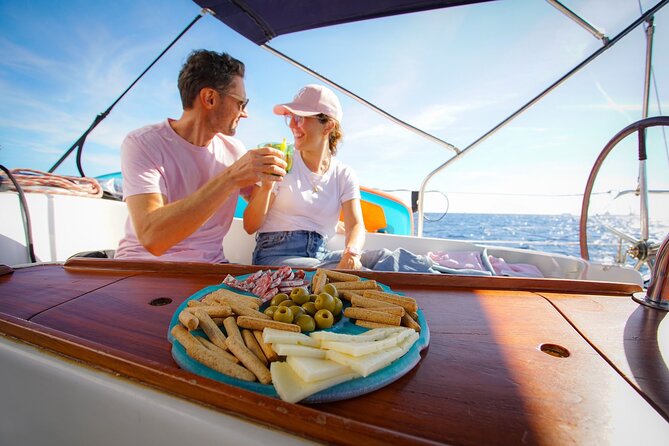 Vermut & Sailing Experience Barcelona with Drinks and Snacks - Who this sail is perfect for, and who should reconsider
