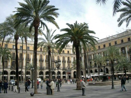Walking Tour on Barcelona Old Town 3-Hour - Getting From Hotel Pickup to La Rambla With Minimal Hassle